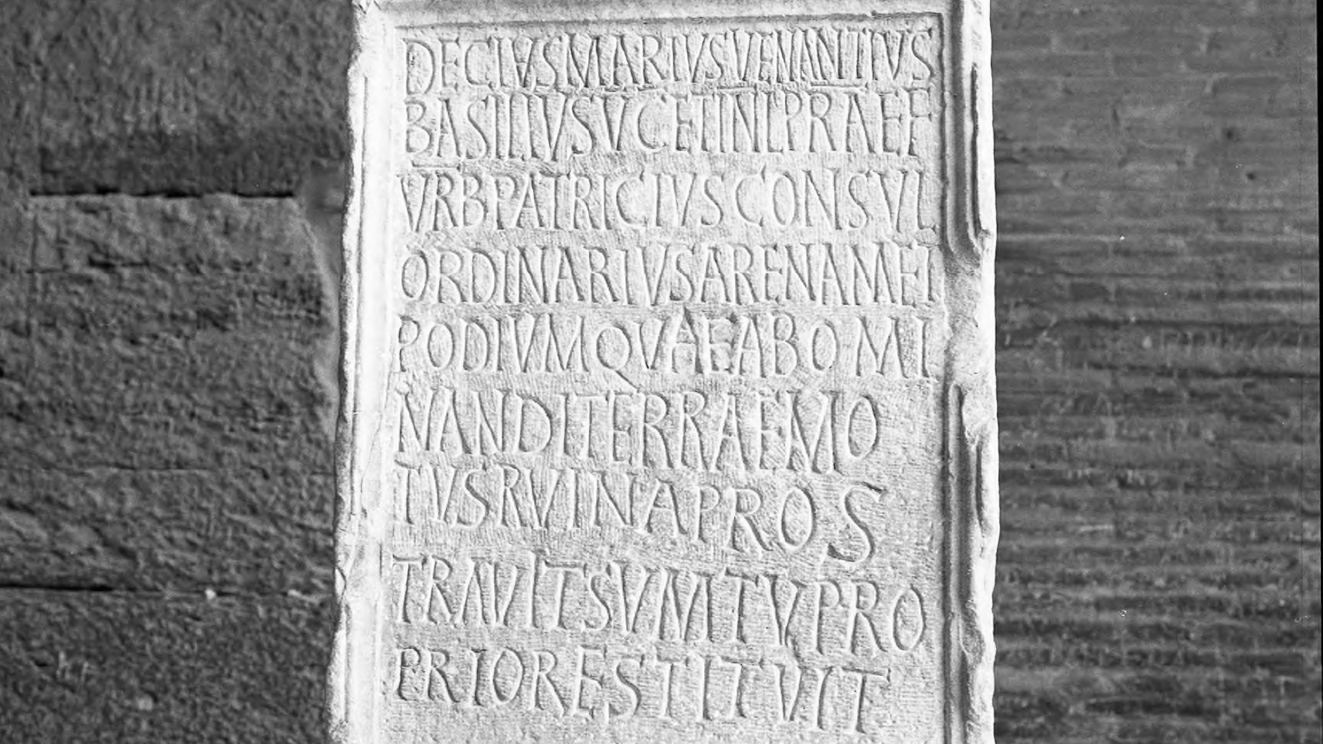 The Geography and Evolution of Roman Public Writing